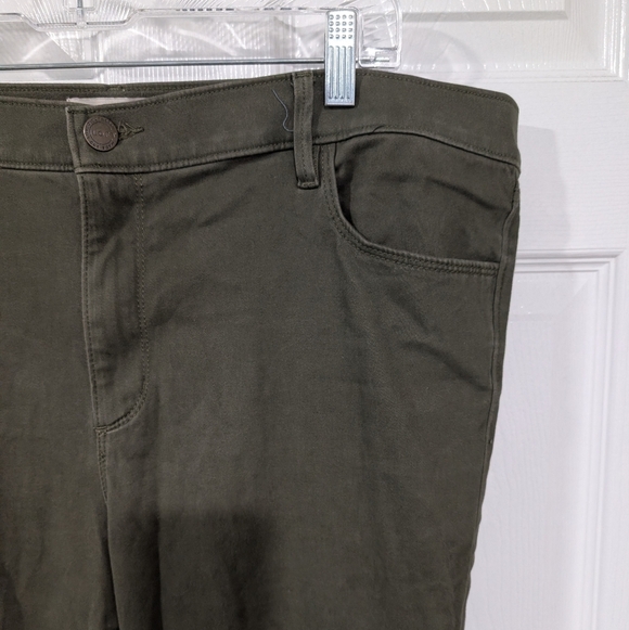 LOFT Outlet Olive Green High Rise Leggings in Size 16 - Picture 3 of 13